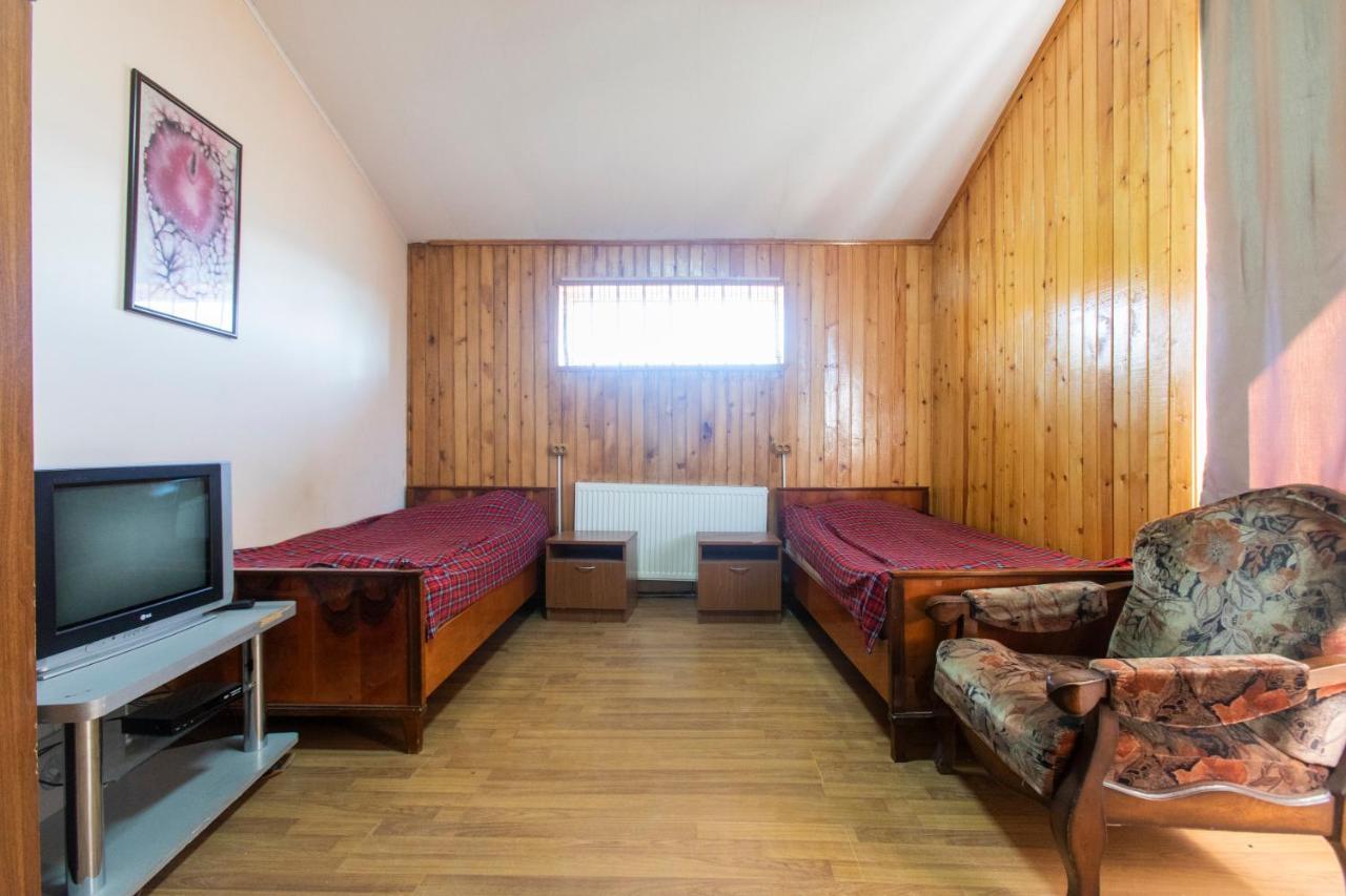 Snow House Hostel Gudauri Exterior photo